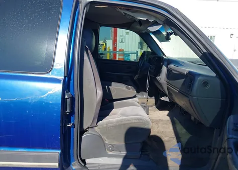 2004 Chevrolet Silverado 1500 Ls z USA, uszkodzony, nr VIN 2GCEC19V541107704